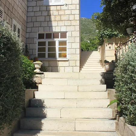 With A Swimming Pool Cavtat, Dubrovnik - 5222 Guest house