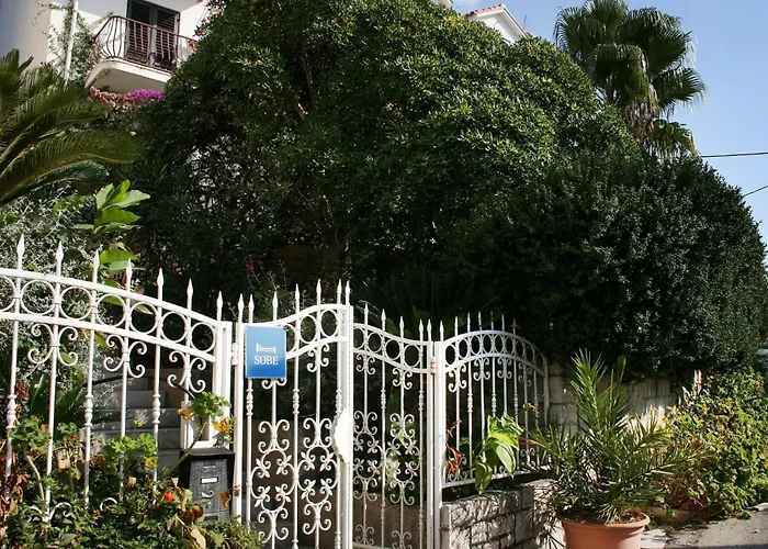 Affittacamere With A Swimming Pool Cavtat, Dubrovnik - 5222 3*